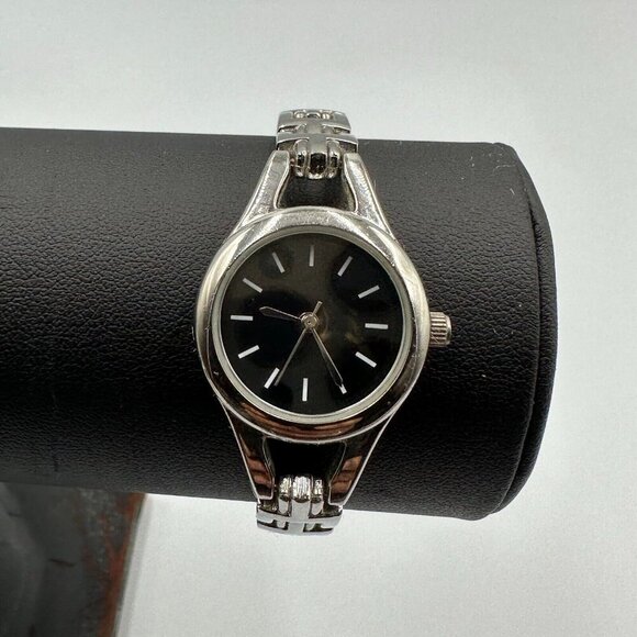 3/$30 Silver Tone Round Watch Black Dial 23MM Minimalist Classic 6.75" - Picture 2 of 14